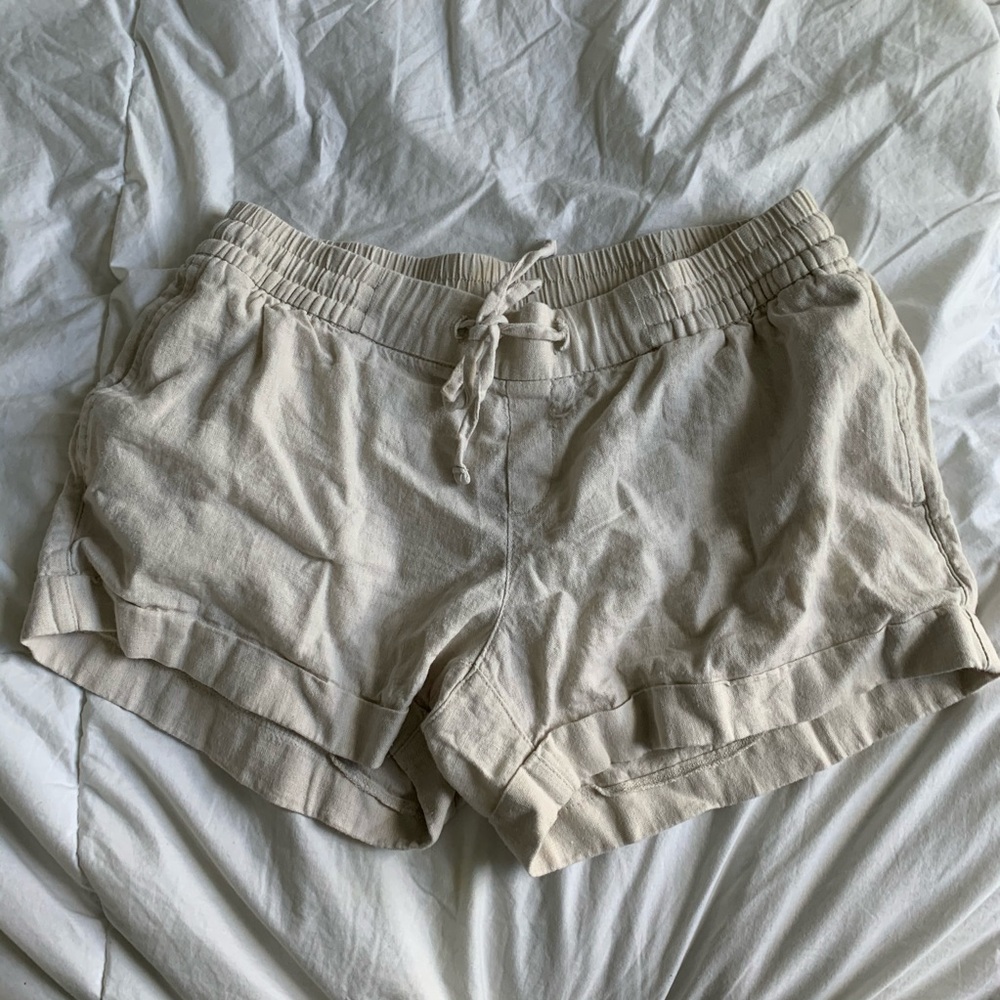 Old Navy linen shorts! Barely worn